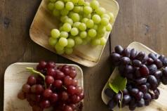 अंगूर के स्वास्थ्य लाभ कौन से अंगूर अधिक स्वास्थ्यवर्धक हैं - काले या हरे?